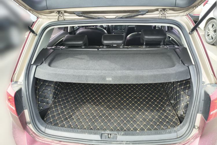 Used Volkswagen Golf 2016 230TSI Automatic Luxury Version Trunk