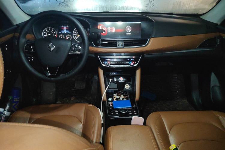 Used BORGWARD BX7 2016 28T Two-Wheel Drive Luxury Version 5 Seats
