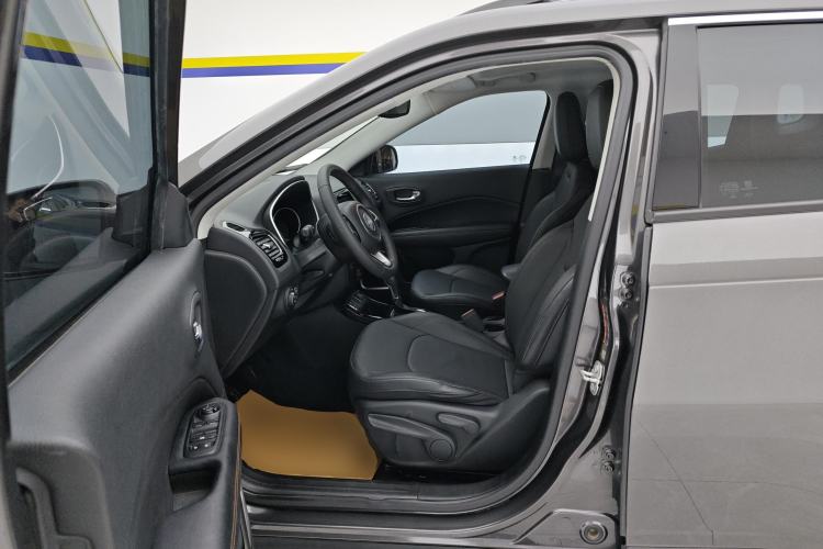 Used Jeep Compass 2019 220T Automatic Family Edition
