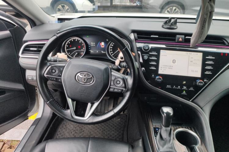 Used Toyota Camry 2018 2.5G Luxury Edition Steering Wheel