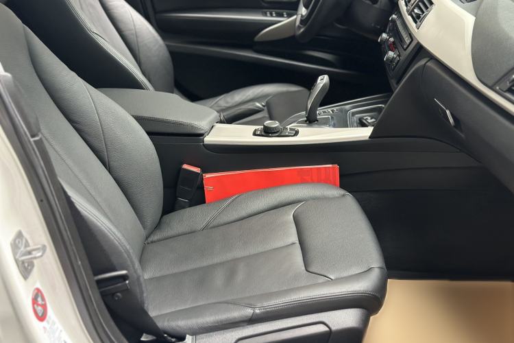 Used BMW 3 Series GT 2014 320i Leading Model