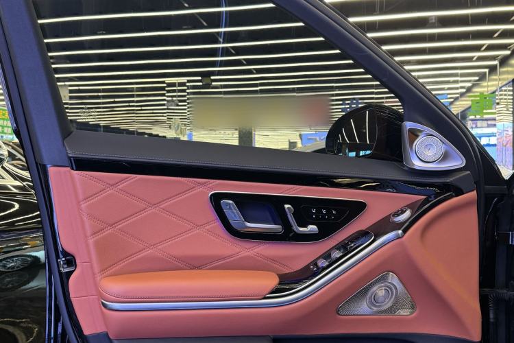 Used Mercedes-Benz Maybach S-Class 2022 S 480 4MATIC Intelligent Premium Special Edition Interior 9