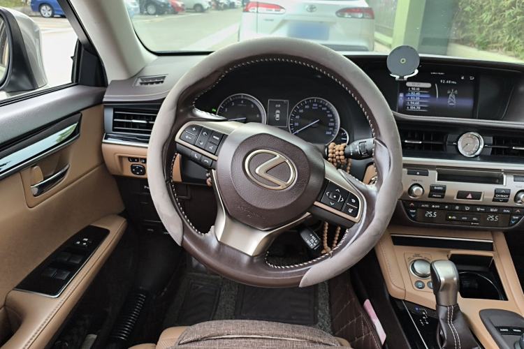 Used Lexus ES 2017 200 30th Anniversary Edition
