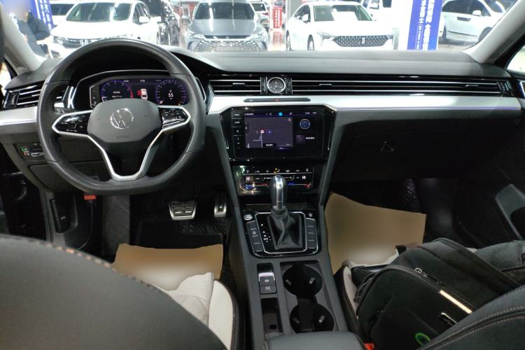 Used Volkswagen Magotan 2023 2 Million Units Commemorative Edition 330TSI DSG Luxury Version
