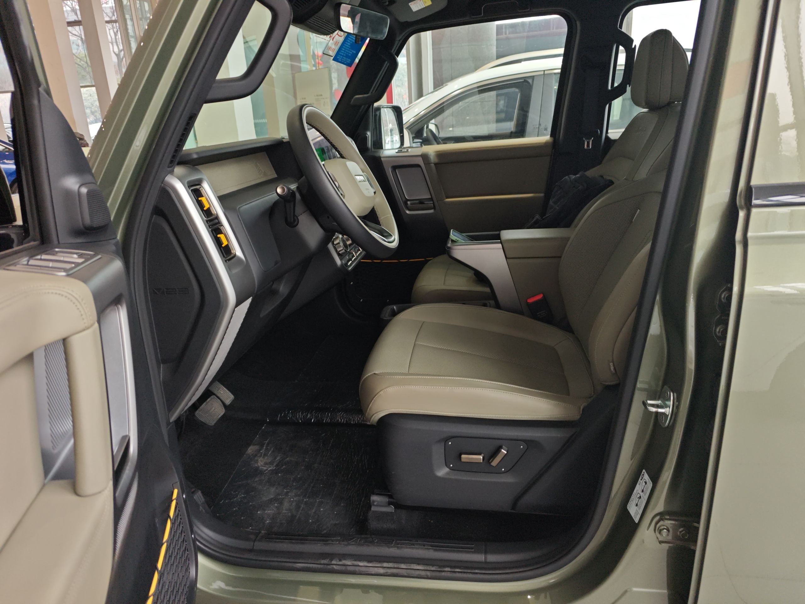 المقاعد الأمامية داخل السيارة