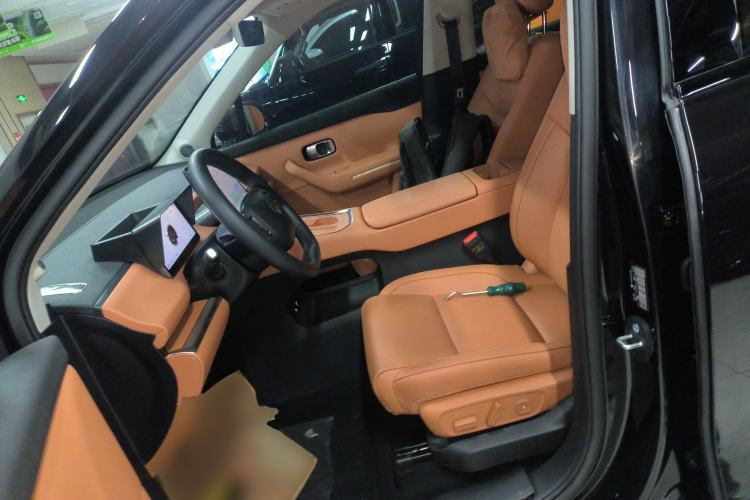 Used Leapmotor C16 2026 Extended-Range 280 LiDAR Zhizun Edition 6 Seats
