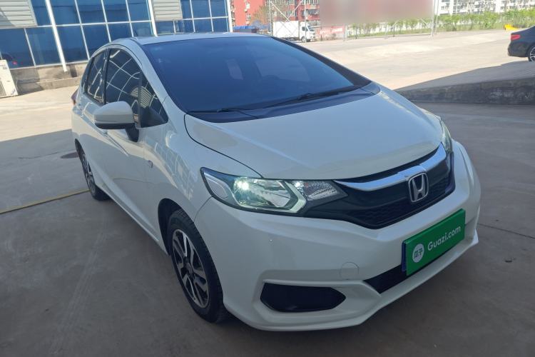 Used Honda Fit 2018 1.5L CVT Comfort Sunroof Version Front Right 45 Deg