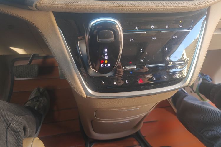 Used Buick GL8 2020 ES Land Cruiser 653T Luxury Model
