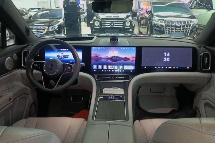 Used Hima AITO M9 2024 All-Electric Ultra Version 100 kWh 6-Seater Model Center Console