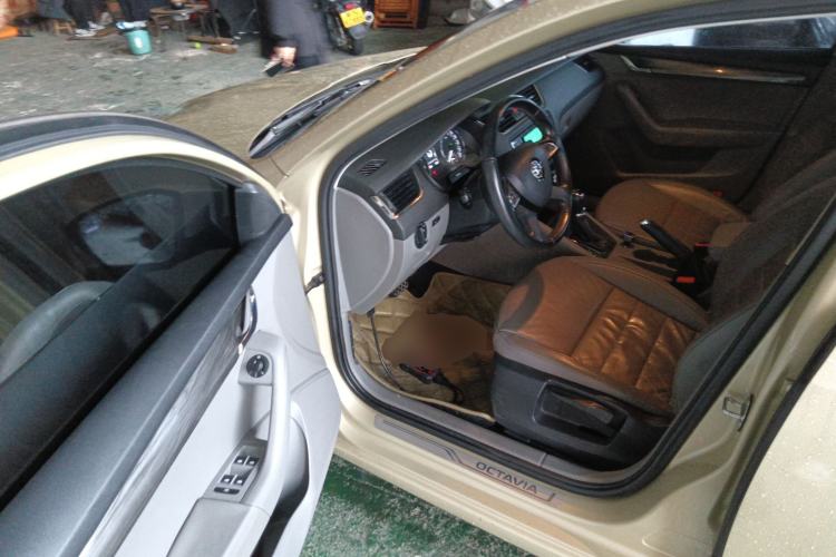 Used Skoda Octavia 2015 1.4TSI DSG Yijun Edition Driver Seat