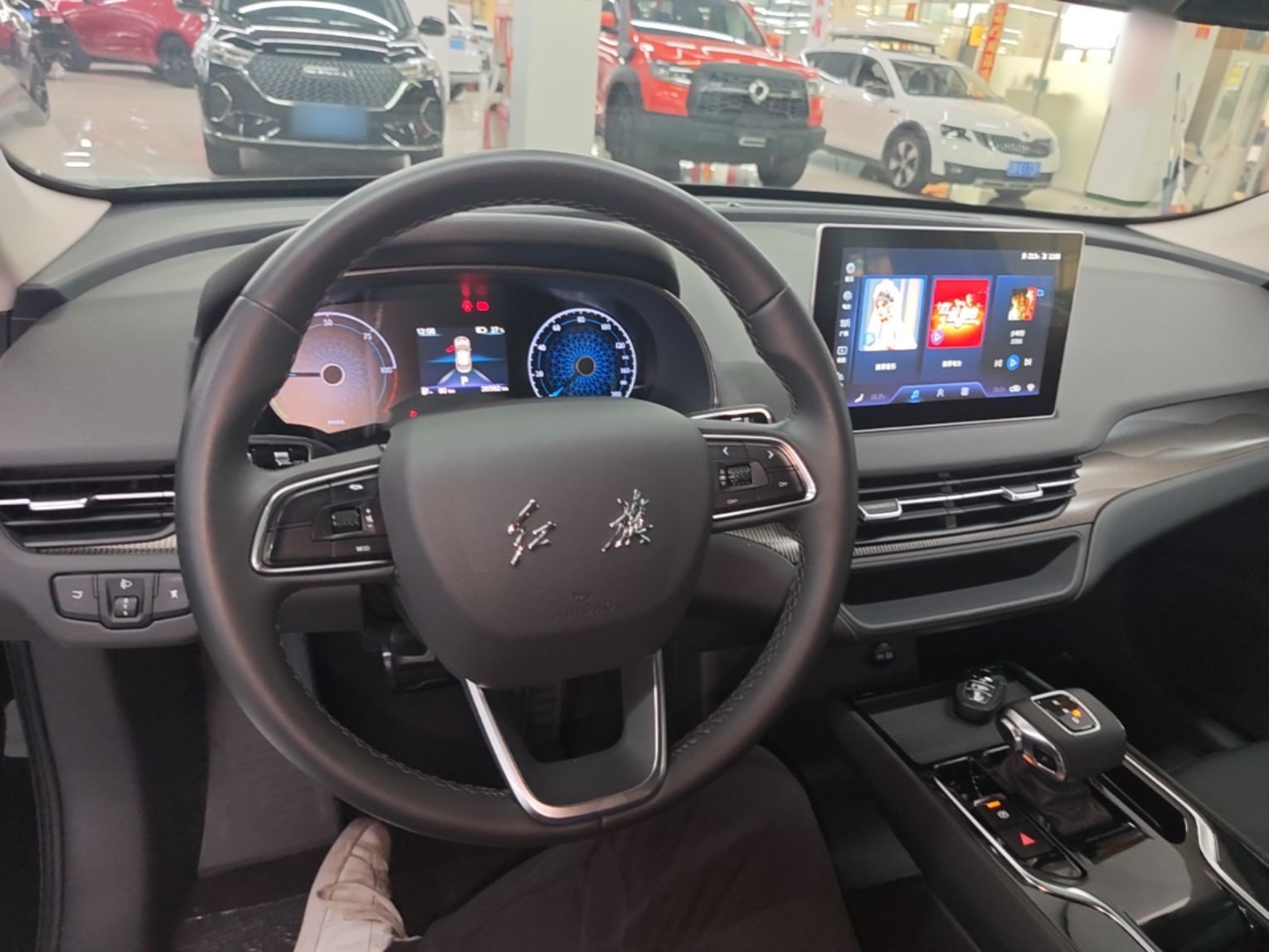 Hongqi E-QM5 2023 Revised Version Basic Travel Edition — снимка 12