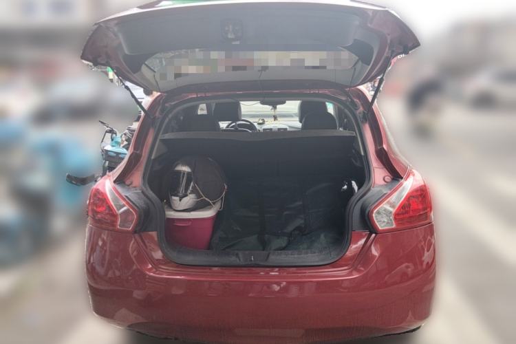 Used Nissan Tiida 2011 1.6L CVT Smart Version Trunk