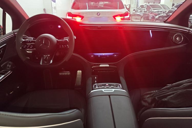 Used Mercedes-Benz EQE AMG 2023 AMG EQE 53 4MATIC+ Center Console