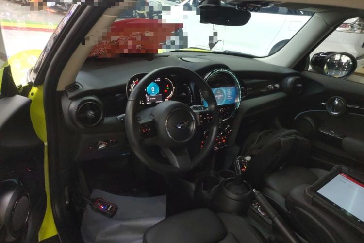 Used MINI 2023 1.5T COOPER Artist