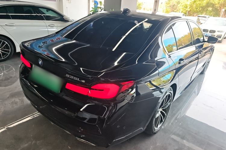 Used BMW 5 Series New Energy 2022 535Le M Sport Package Rear Right 45 Deg