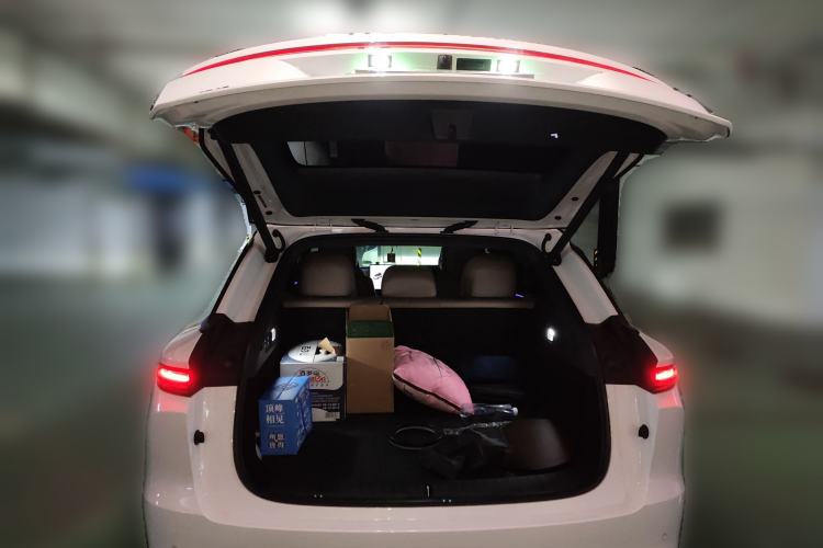 Used Li Auto Li Auto i6 2025 Model Four-Wheel-Drive Standard Type
