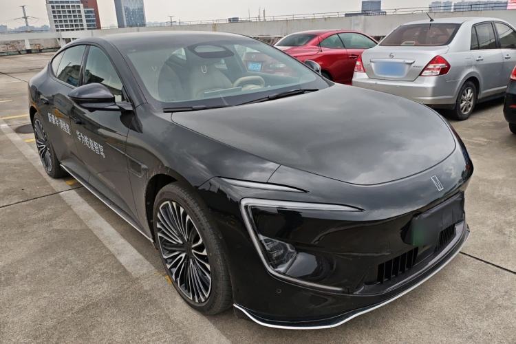 Used Avatr 12 2025 Updated Ultra All-Electric Four-Wheel Drive Front Right 45 Deg