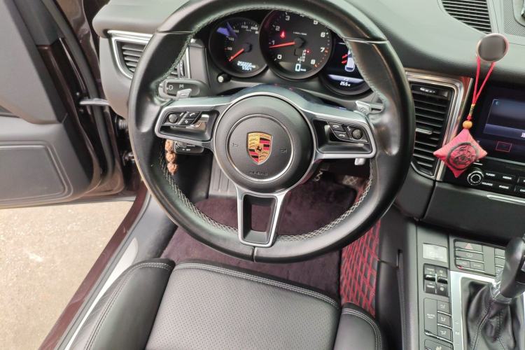Used Porsche Macan 2017 Macan 2.0T Steering Wheel