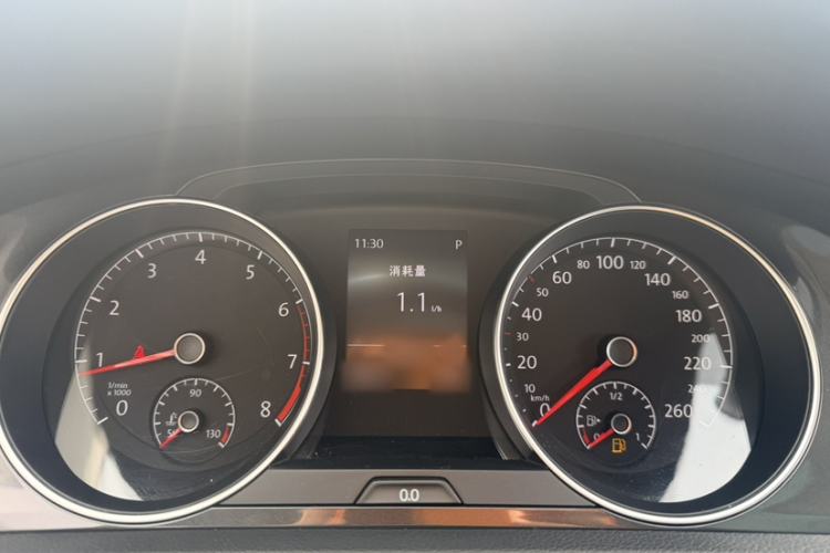 Used Volkswagen Golf 2017 1.6L Automatic Comfort Million-Vehicle Anniversary Edition
