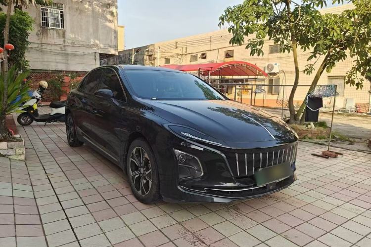 Used Hongqi E-QM5 2023 Base Travel Edition
