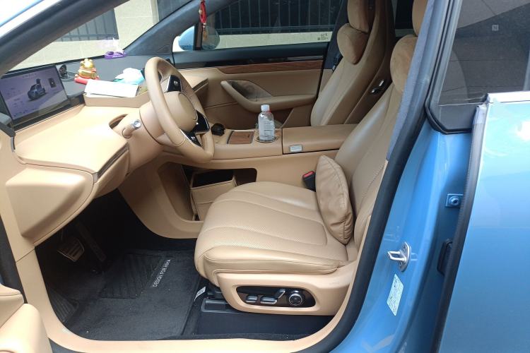 Used Hima Luxeed R7 2025 Range-Extended Version 251 km Max Left Front Seat