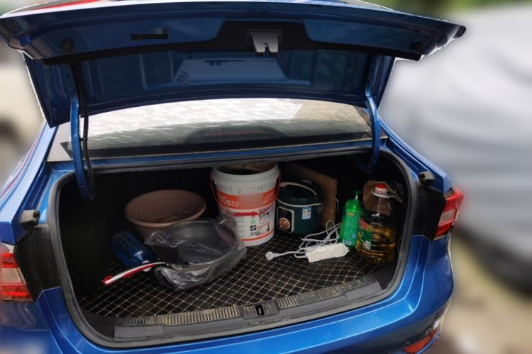 Used Roewe i5 2020 1.5L Automatic 4G Connected Linghao Edition Trunk