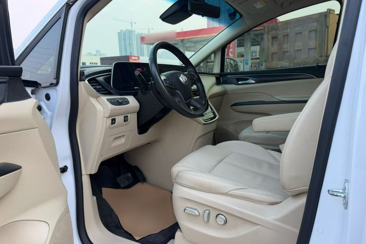 Used Buick GL8 2022 ES Landtrek 653T Luxury Edition
