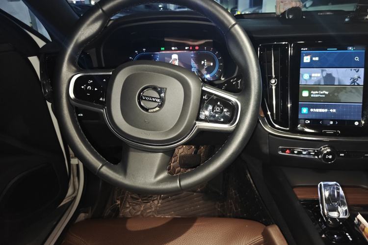 Used Volvo S60 2023 B4 Zhiyuan Luxury Edition
