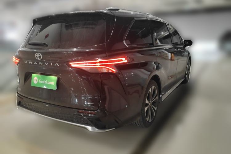 Used Toyota Granvia 2023 2.5L Hybrid Flagship VIP Edition
