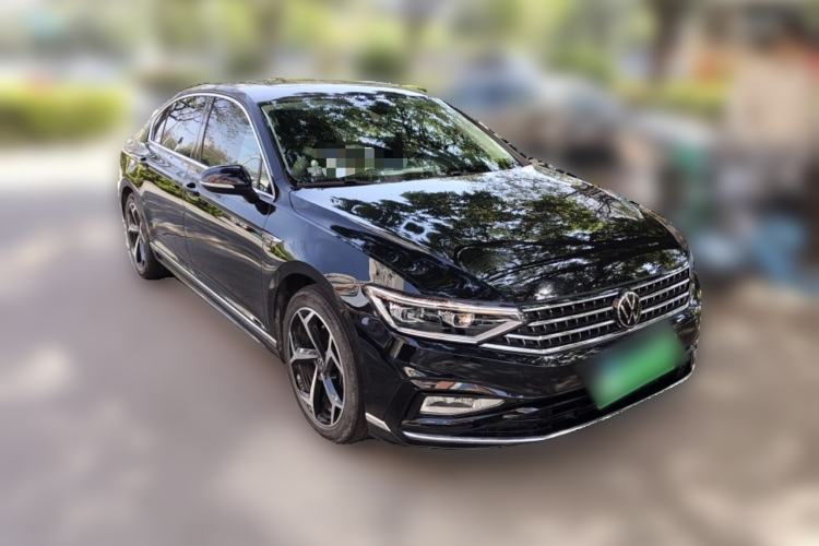 Used Volkswagen Magotan 2023 2 Million Units Commemorative Edition 330TSI DSG Luxury Version Front Right 45 Deg