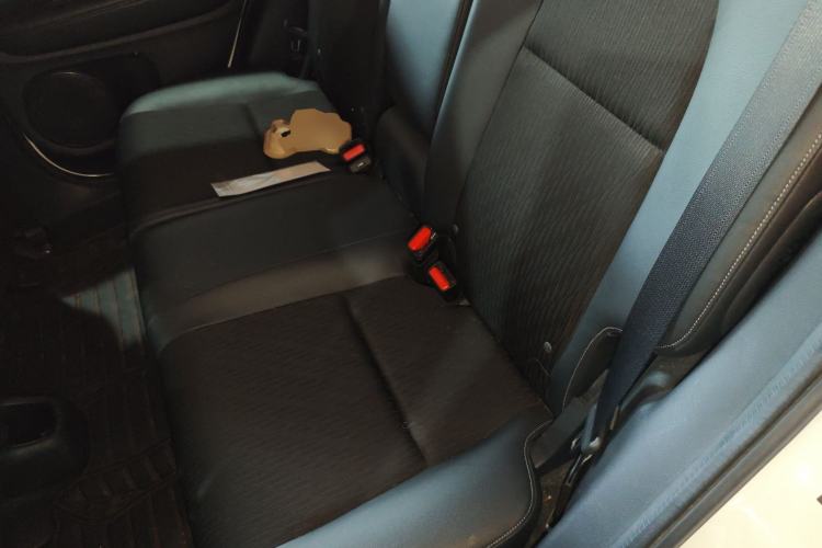 Used Honda Vezel 2020 1.5L CVT Luxury Edition Interior 4