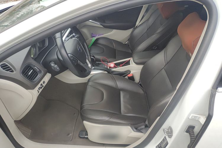 Used Volvo V40 2016 T4 Smart Luxury Edition Left Front Seat