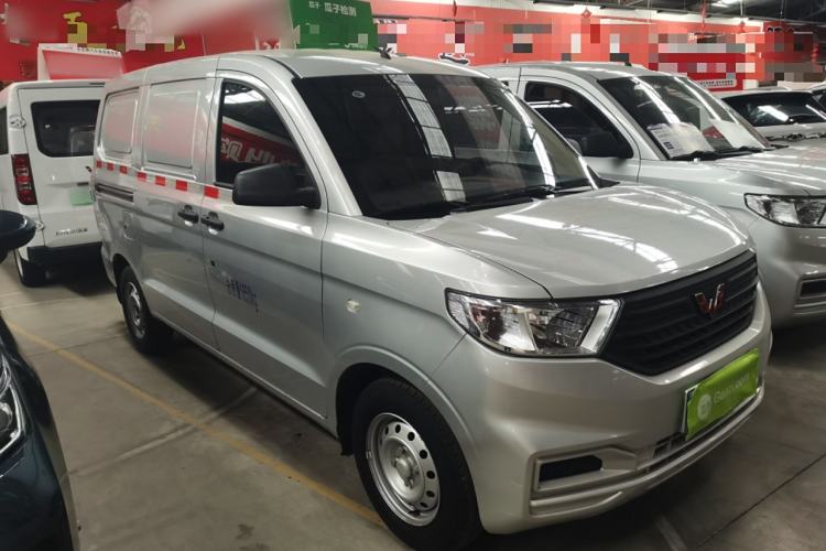 Used Wuling Hongguang V 2022 1.5L Jingqu Edition Enclosed-Window Vehicle with Hydraulic Power Steering LAR
