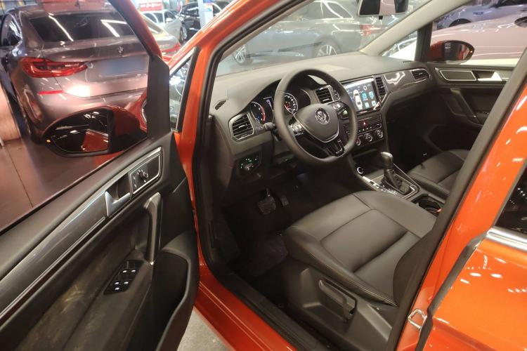 Used Volkswagen Golf Sportsvan 2016 230TSI Automatic Trend Edition