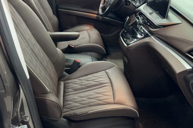 Used Buick GL8 2023 Land Executive Class 652T Luxury Model