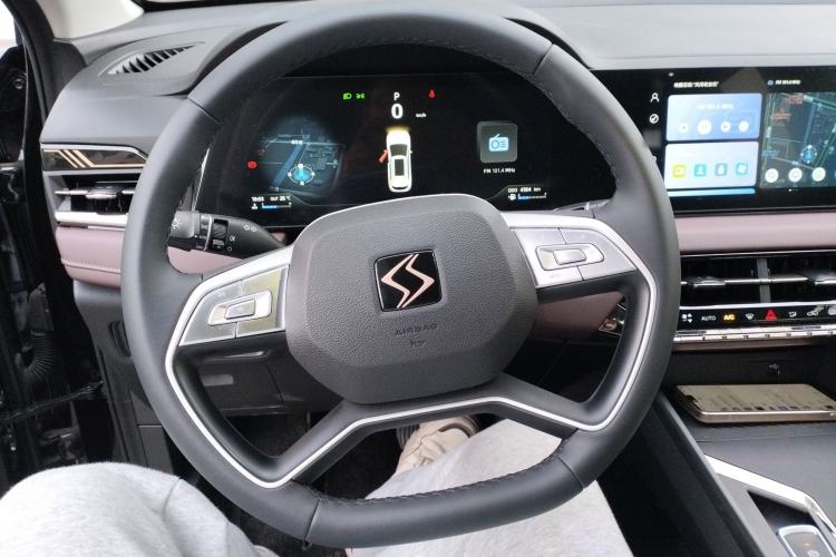 Used SOL X8 PLUS 2023 1.5 TGDI DCT Smart Edition 7-Seater Steering Wheel