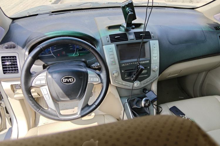 Used BYD S6 2012 2.0L Manual Luxury Version
