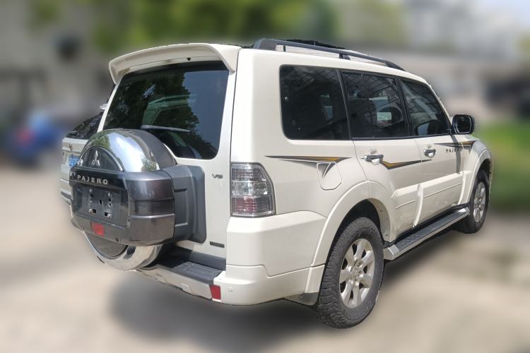 Used Mitsubishi Pajero 2016 3.0L Automatic Luxury Edition China IV