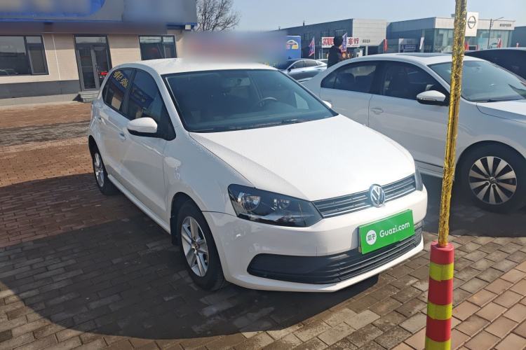 Used Volkswagen Polo 2016 1.4L Automatic Trendy Model Front Right 45 Deg