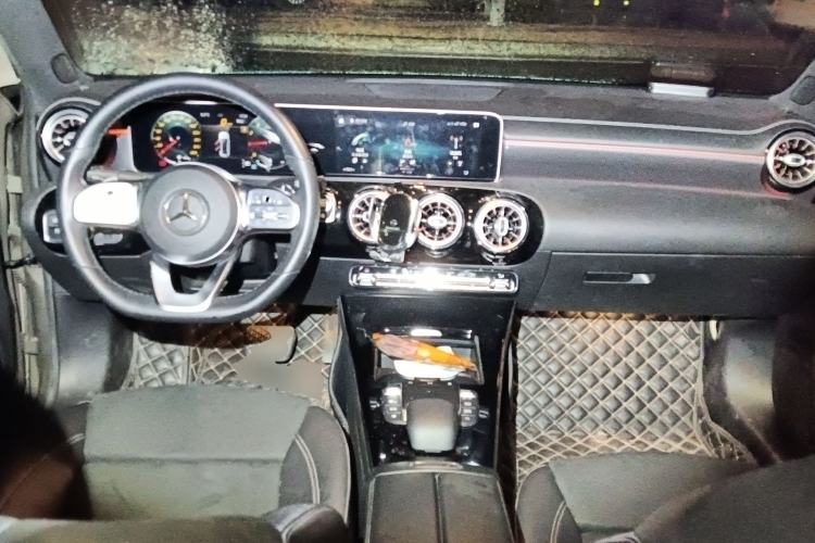 Used Mercedes-Benz A-Class 2020 Restyled A 200 L Sport Sedan Fashion Version Center Console