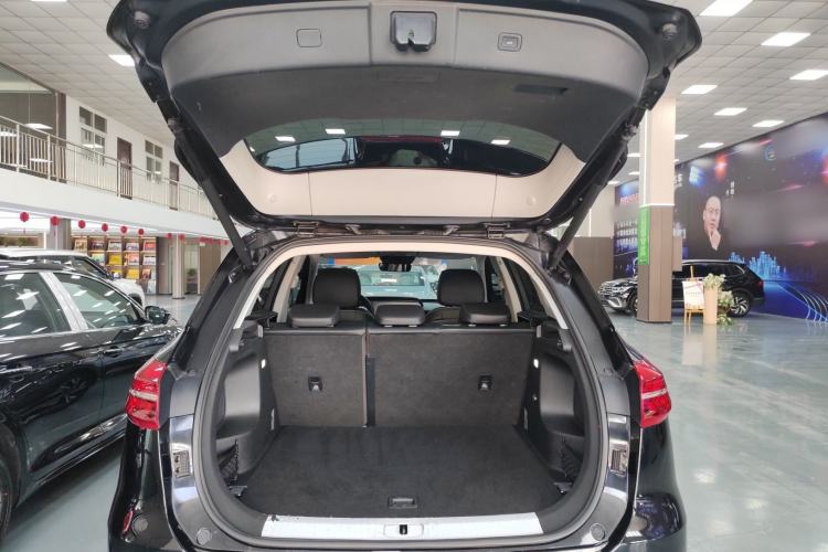 Used Hongqi HS5 2022 Revised Version 2.0T Smart Connect Flagship Edition Trunk