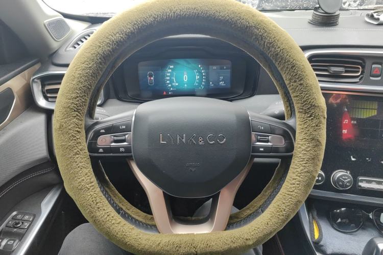 Used Lynk & Co 01 2017 2.0T Two-Wheel Drive Pro Edition
