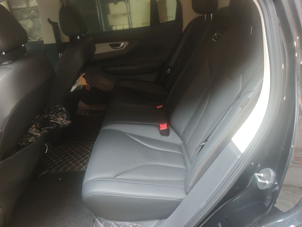 Hongqi E-QM5 2023 560km PLUS — снимка 17