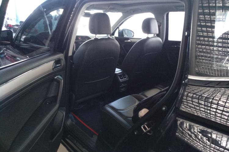 Used Volkswagen Tiguan L 2019 Revised 330TSI Automatic Two-Wheel Drive Smart & Luxury Edition China VI Standard Left Rear Seat