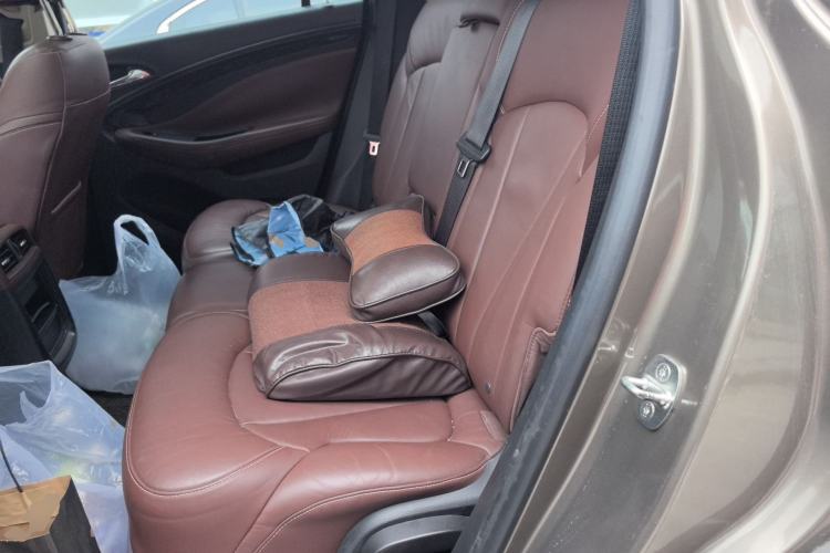 Used Buick Envision 2015 20T Four-Wheel Drive Luxury Model Left Rear Seat