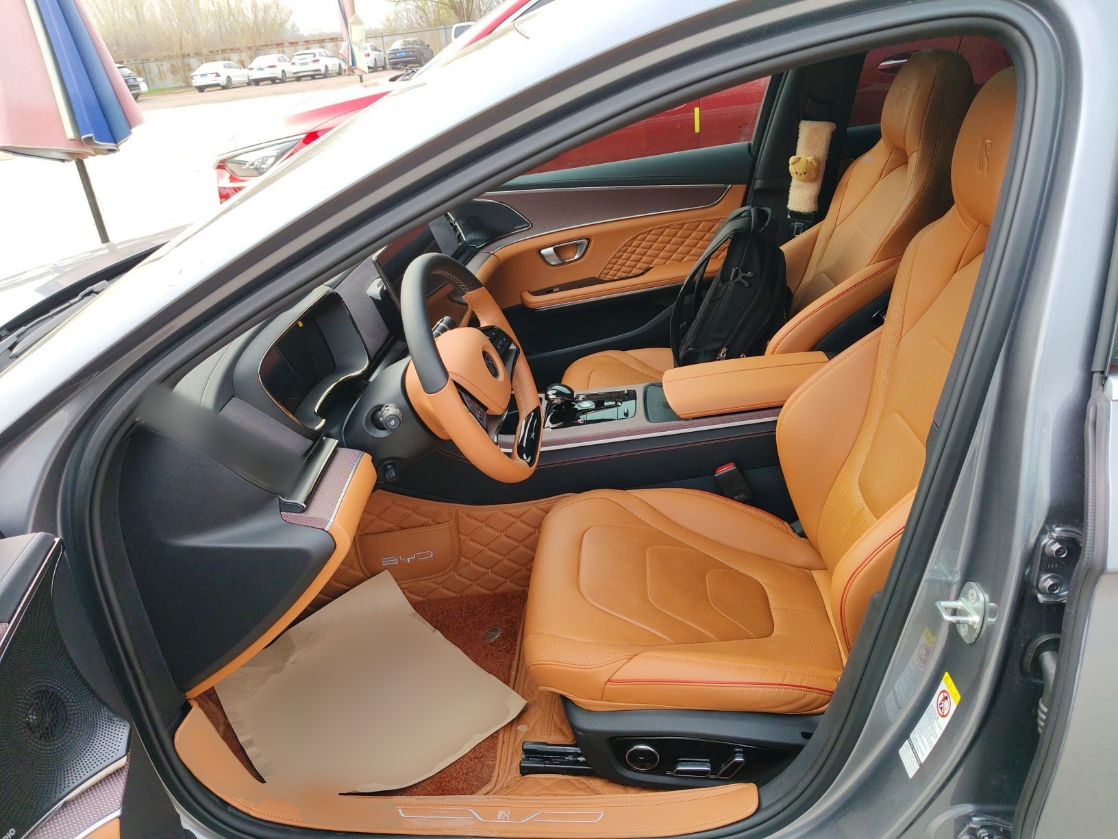 Переднее сиденье в автомобиле