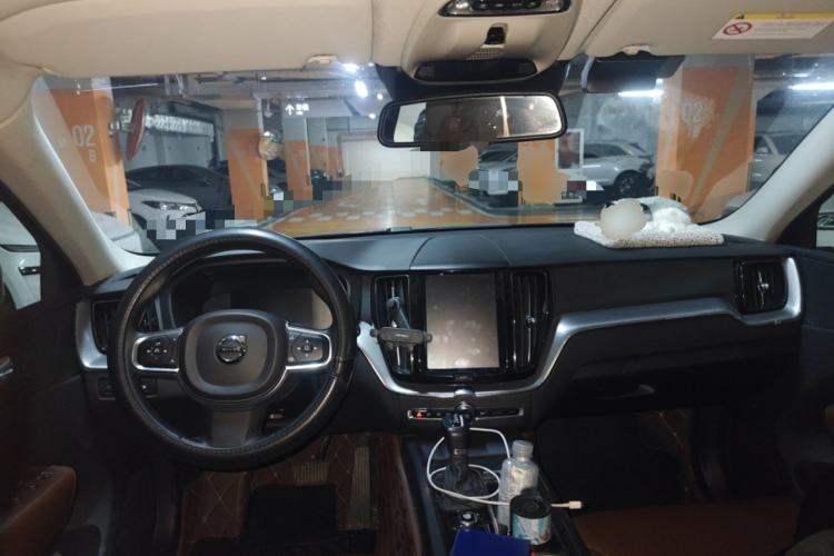 Used Volvo XC60 2019 T5 4x4 Smart Edition China VI Standard