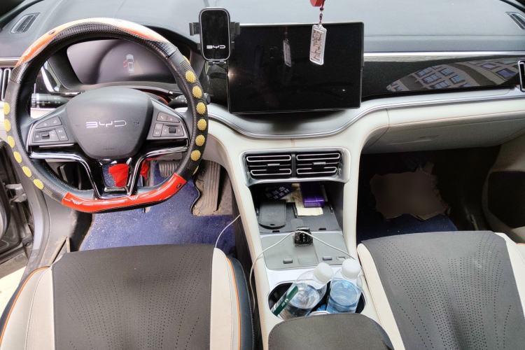 Used BYD Song PLUS New Energy 2023 Champion Edition EV 520KM Prestige Model Center Console