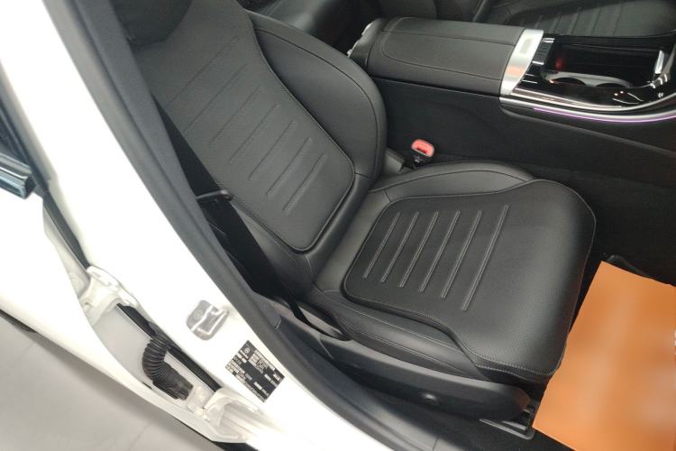 Used Mercedes-Benz C-Class 2025 C 260 L Obsidian Night Sport Edition Right Front Seat