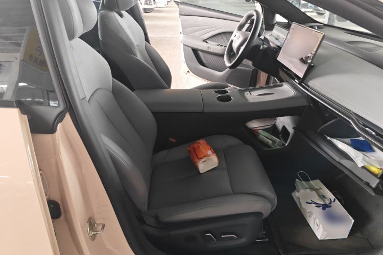 Used Nissan N7 2025 510 Max Right Front Seat